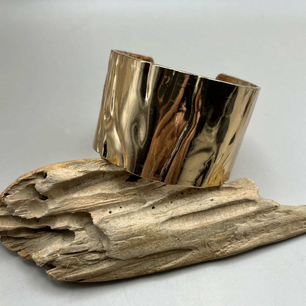 Luxury Gold Toned Cuff Bracelet -Elegant Jewelry for the Modern Lady